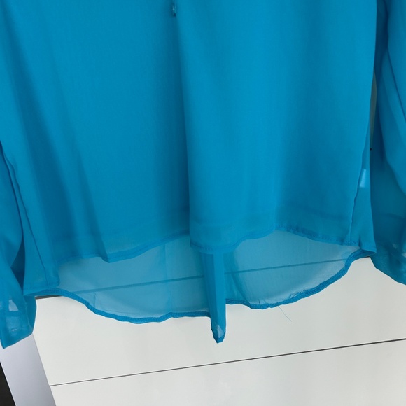 Gorgeous Turquoise  Blouse - Picture 2 of 4
